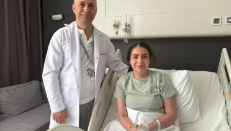 Bir Yıldır Su Bile İçemeyen Genç Kadın, İzmir’deki Operasyonla Yeniden Yemek Yedi