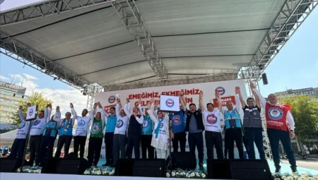 Memur-Sen’den Ankara’da Büyük Miting: “Hak, Emek, Adalet” Sloganlarıyla Kamu İşverenine Tepki