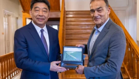 İzmir ile Çin’in Zhejiang eyaleti deniz ulaşımı ve çevre alanlarında iş birliği için adım attı