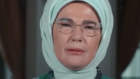 Emine Erdoğan, 5. Lider Eşleri Zirvesi’ne Video Mesaj Gönderdi: “İnsanlığı Ayağa Kaldıracak Güç, Eğitimdir”