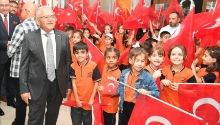 Kayseri’de hayırsever Altun ailesinin yaptırdığı okul açıldı, 2025-2026 eğitim öğretim yılı törenle başladı