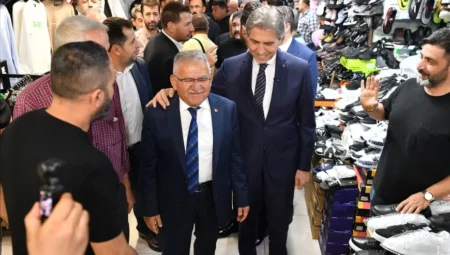 Başkan Büyükkılıç ve AK Parti Genel Başkan Yardımcısı Demir Kayseri’de esnaf ziyaretleri gerçekleştirdi