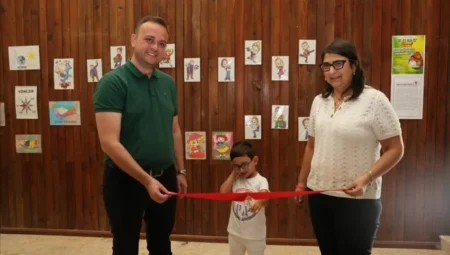 Çivril Elma Festivali’nde sanat buluşması: Üç farklı sergide üç kuşaktan sanatçı eserlerini sergiledi